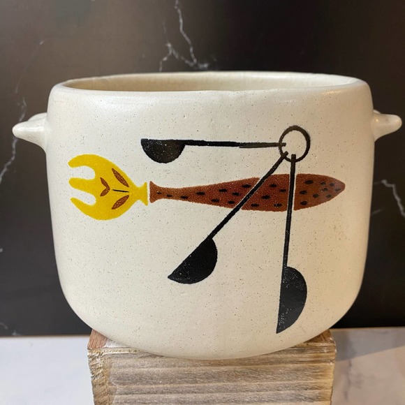 West Bend MCM bean pot casserole chili soup server and three bowls - Picture 7 of 10